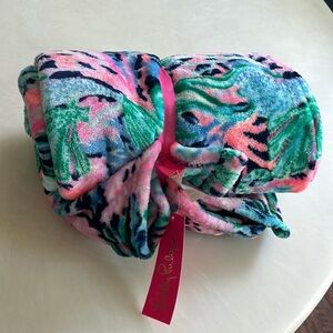 NWT Lilly Pulitzer Paradise Blanket